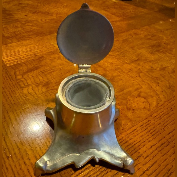 Art Nouveau Ink Well with Glass Insert - Metal Alloy - Vintage - Picture 7 of 12